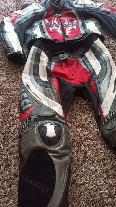 Vând costum moto Vanucci ST1
