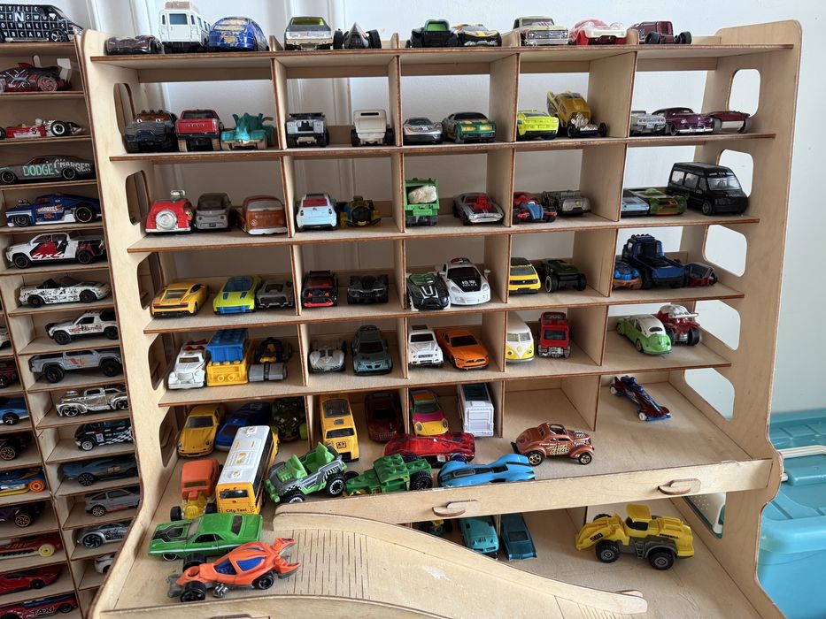 Машинки хотвиллс hotwheels