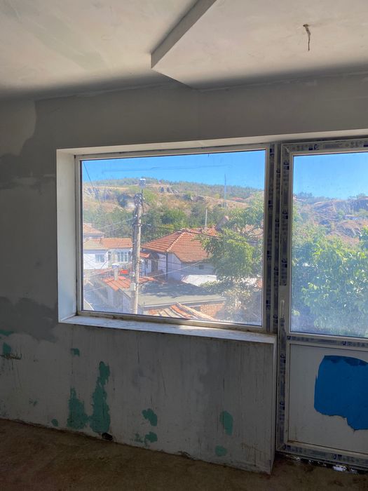 Продава се Двустаен апартамент в Айтос - 72 кв.м за 779 €/кв.м - Снимка #2