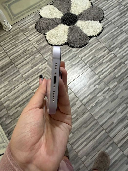 iPhone 14 128GB, 81% baterie