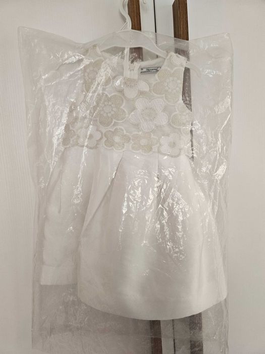 Бяла рокля за малка принцеса - бродерия плюс сатен - Mayoral.