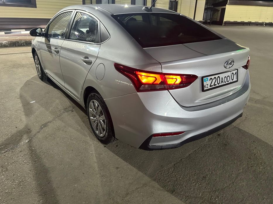 Хюндай акцент продаю