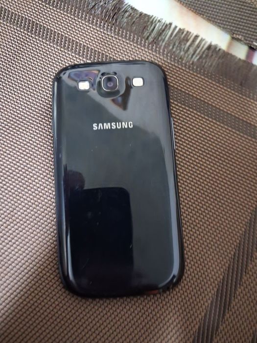 Vând samsung s3 neo