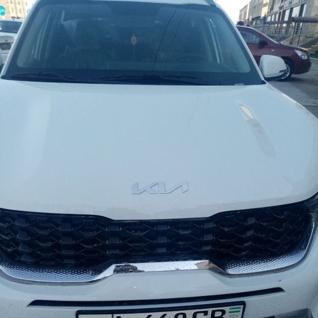 Sotiladi: Kia Sanet avtomat. Rangi oq. Bezinda. Narxi 16.500$  kami bo