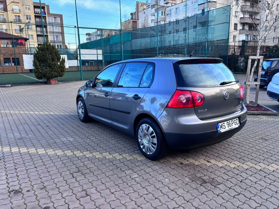 Volkswagen Golf V