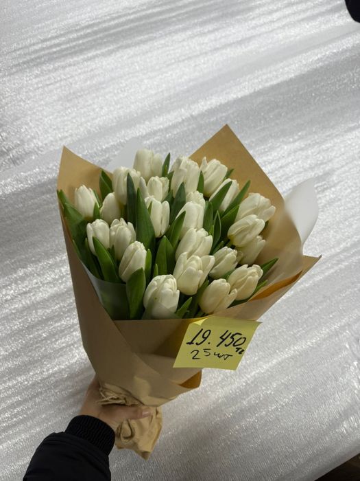 Готовые букеты на 8 марта 1шт 700тг