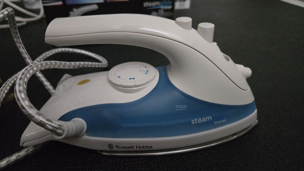 Fier de călcat de voiaj Russell Hobbs Steamglide Travel – Ca nou + CADOU