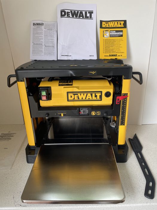 Dewalt DW733-QS, 1800W. Rindea Electrica / Masina de Rindeluit si Degrosat, Original Nou !