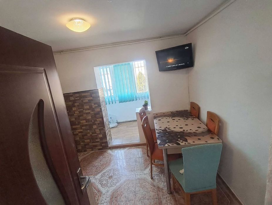 Vand apartament zona cetate