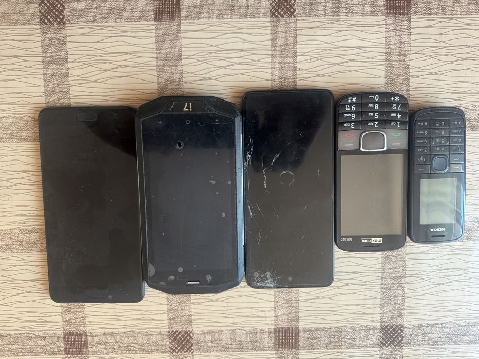 Lot telefoane defecte, pentru piese