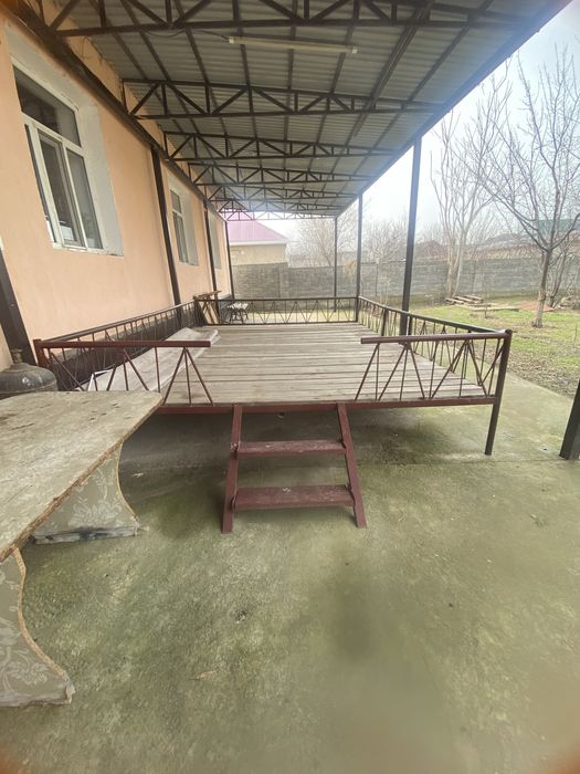 Тапчан агашымен бирге