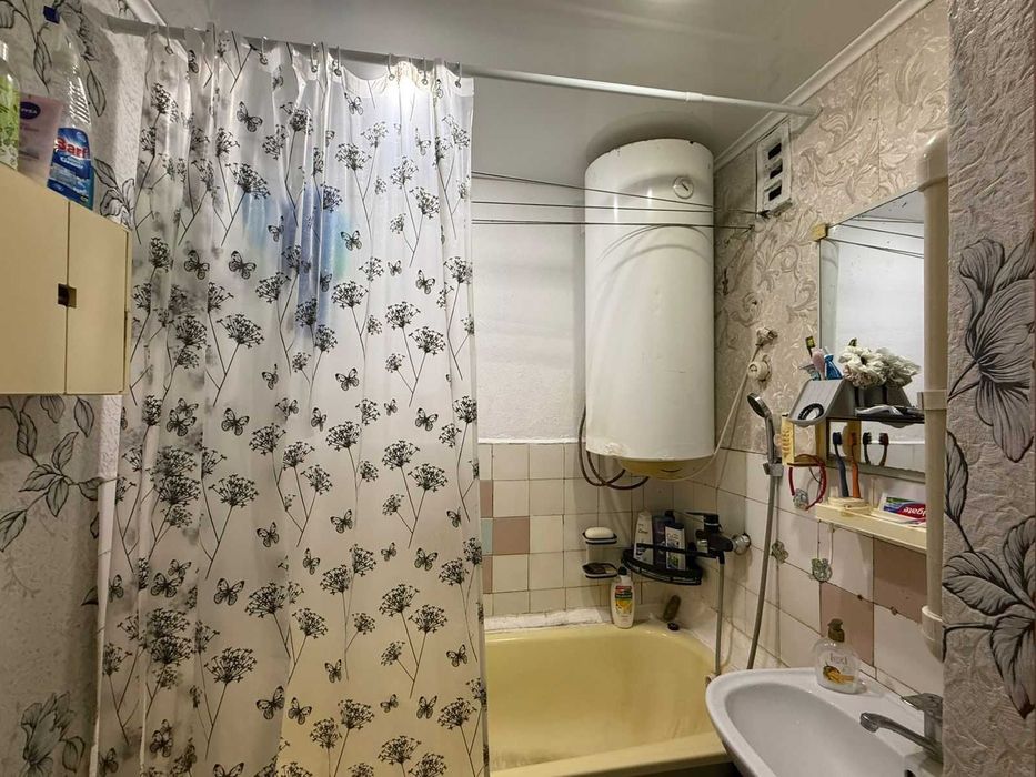 Продам 3 ком квартиру Береке ( бензострой )