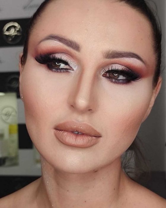 Make-up profesional,pensat si stilizare sprancene