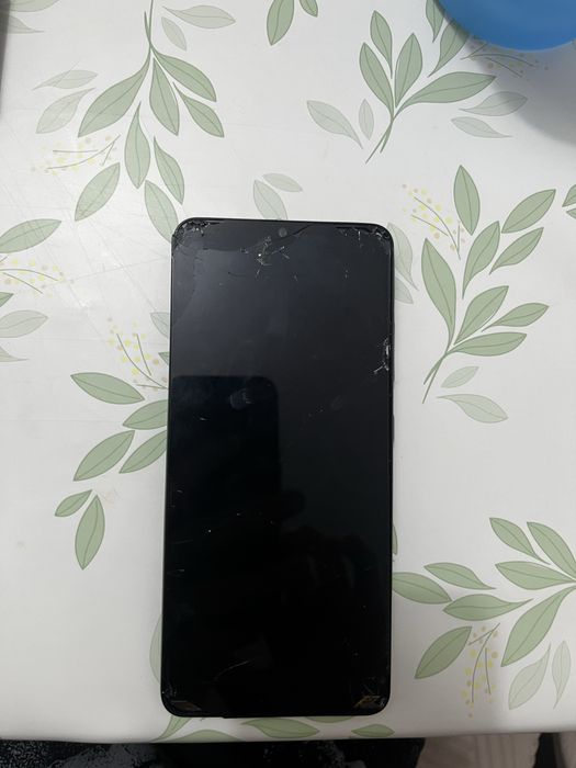 Продам самсунг а32 с разбитым экраном