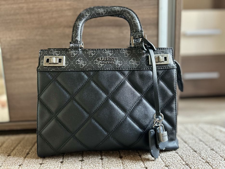 Оригинална чанта GUESS
