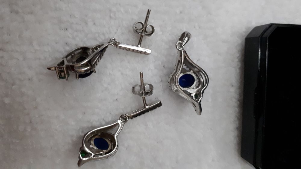 Серебряный комплект гвоздики и кулон