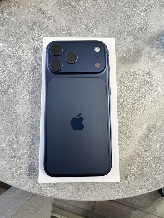 Iphone 17 pro max 256gb albastru plus garantie