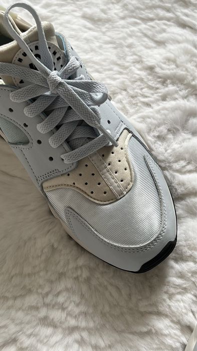 Продам кроссовки