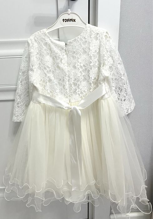 Продам детское белое платье