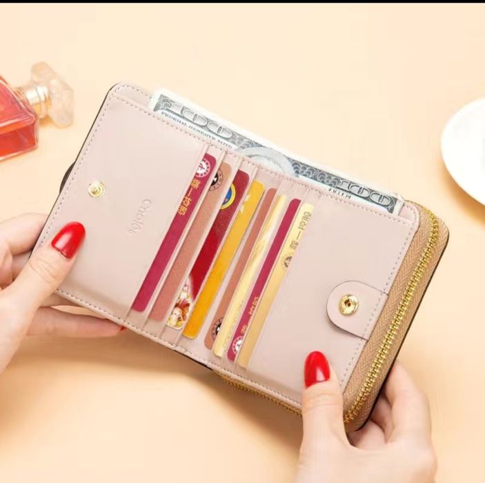 В наличии кошелёк