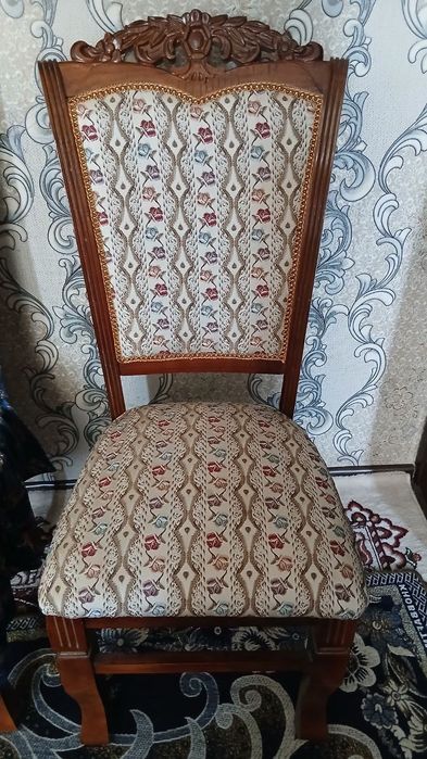 Stullar sotiladi. Xolati yangidek. Stullari ezilmagan chotki xolatda