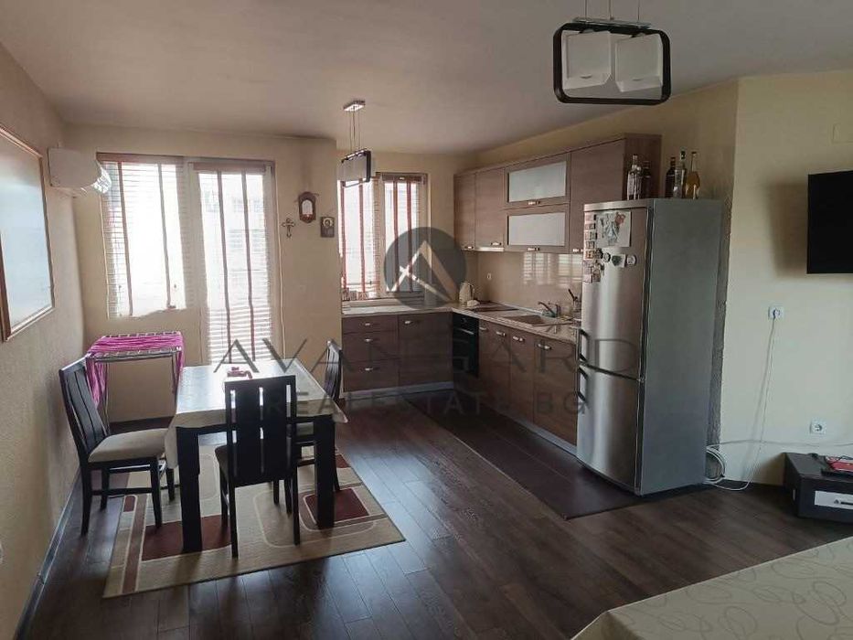 Продава се Тристаен апартамент в Пловдив, Кършияка - 101 кв.м за 2862 €/кв.м - Снимка #2