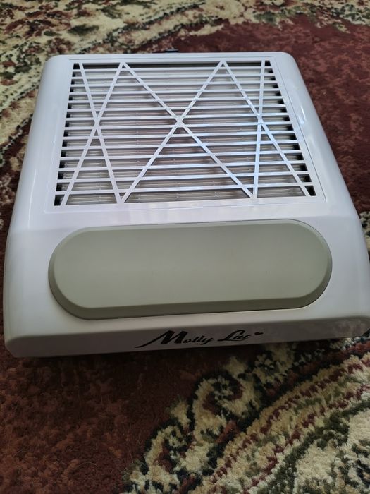 Aspirator unghii Molly Lac 80 W