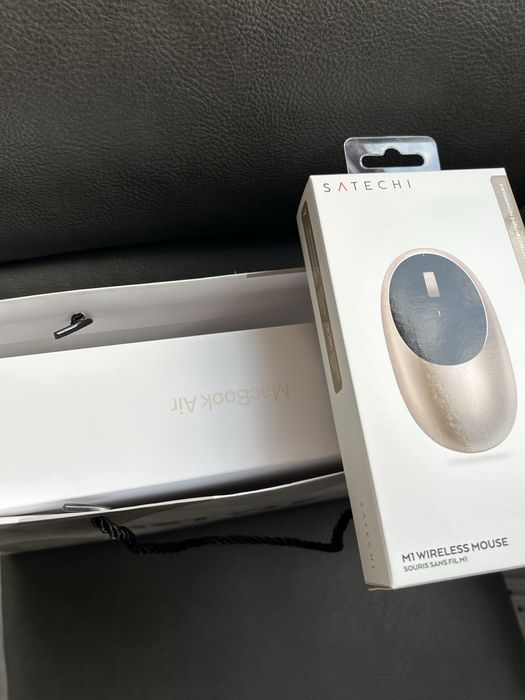 Apple MacBook air Starlight 15.3 inch M2 chip