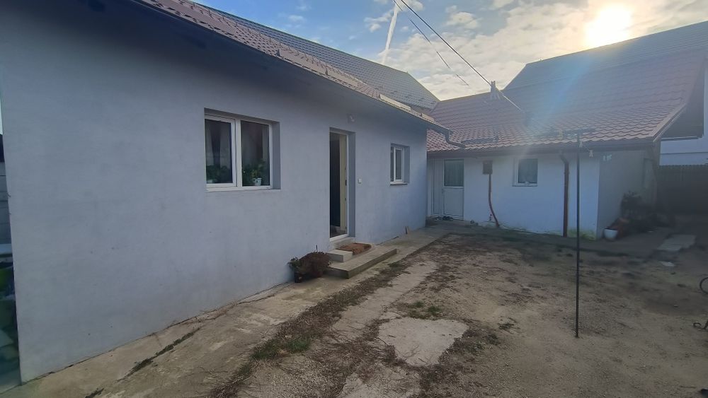 Vînd casă la intrarea în Smeura 1km de cartier Trivale