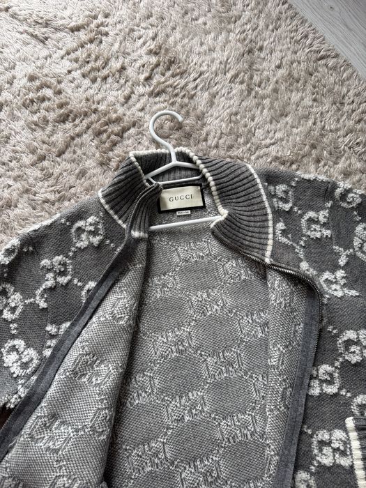 Gucci жилетка сива