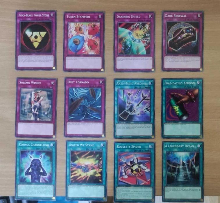 Продавам оригинални Ю Ги О карти част 2