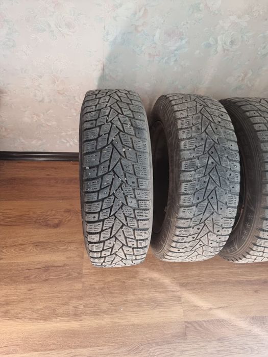 Продам зимние шины .