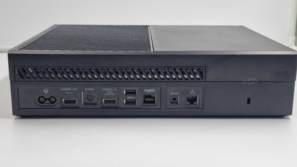 Consola Xbox One [Amanet Club Caro]