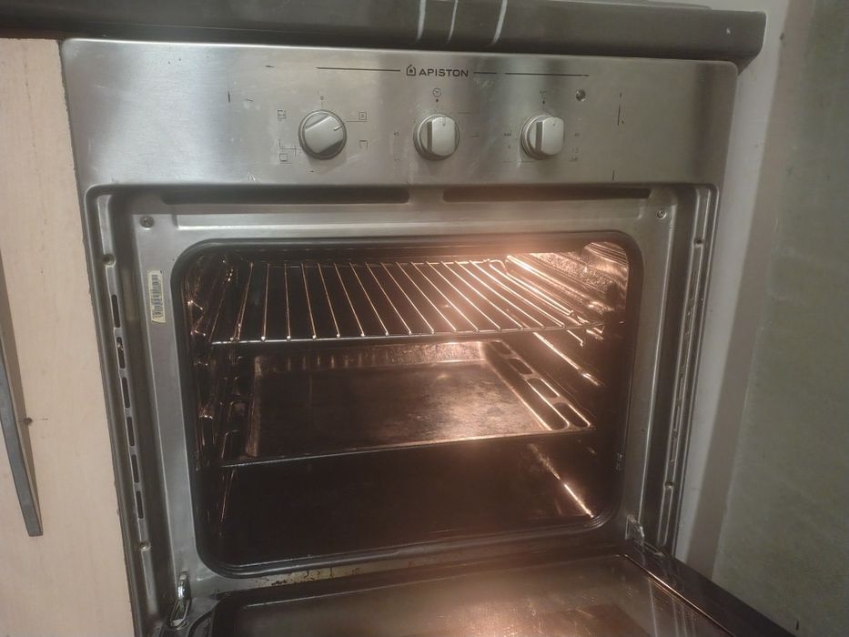 Продам встроенную духовку