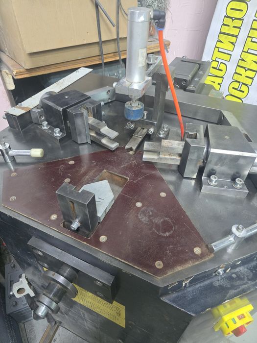 Углообжимной станок