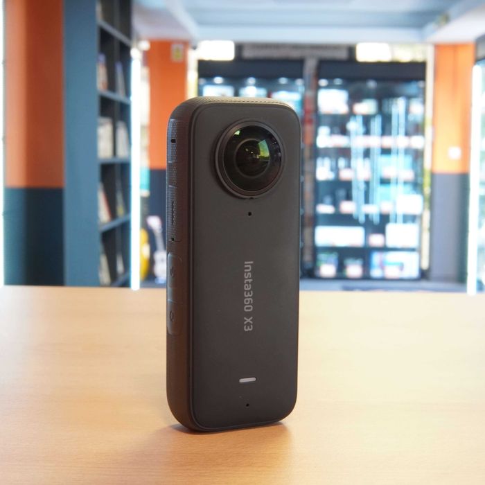 Camera Insta360 X3, 5K Captură 360° cu Ecran Tactil 2.29" și Wi-Fi, Negru