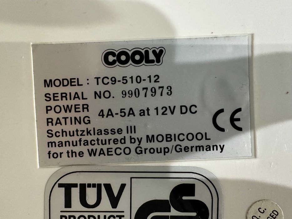 Хладилнa чанта Cooly- , 26л, 12V студено