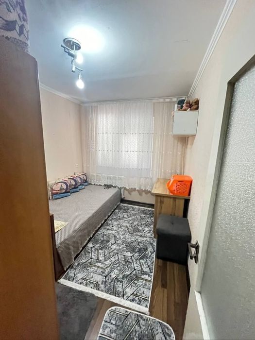 В центре Янгийуле 2 комнатная квартира продаётся