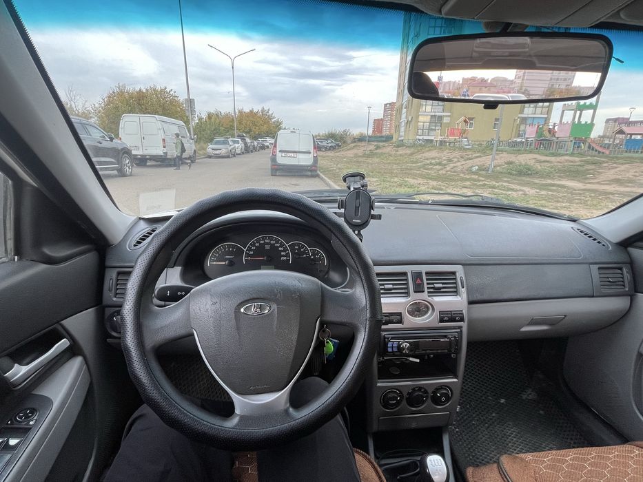 Продам Приора 16 клапан с выемкой