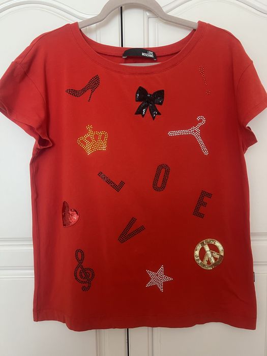 Червена тениска love moshino