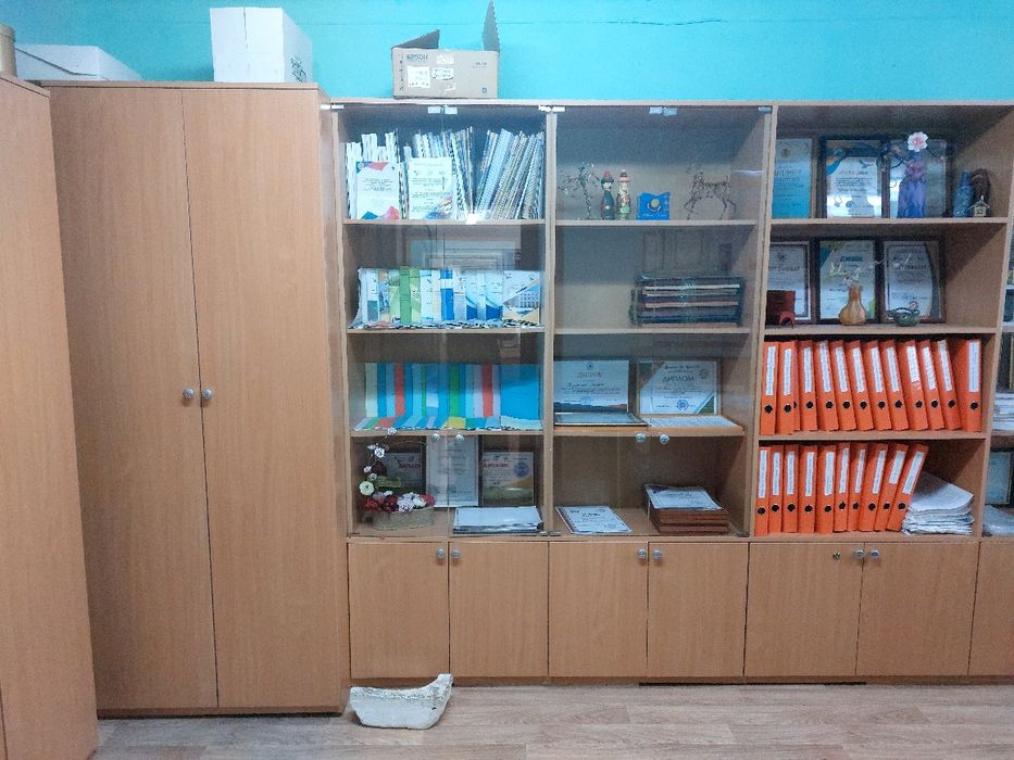 Мебель  офисная  7 секции.