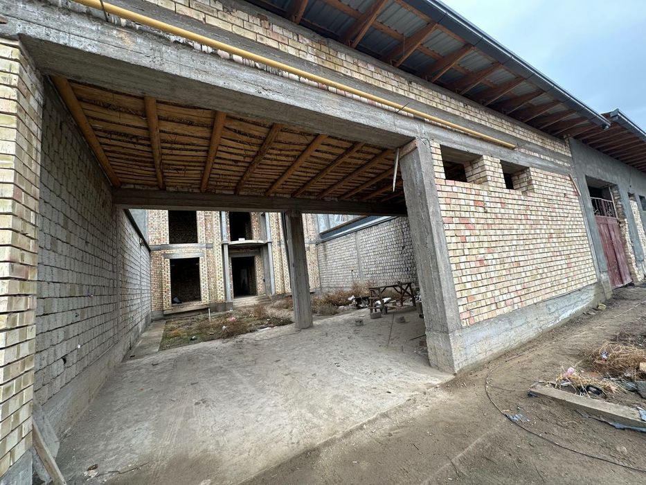 Мехнат 3,5 сот 6 хона , 4 та санузел, тулик подвол