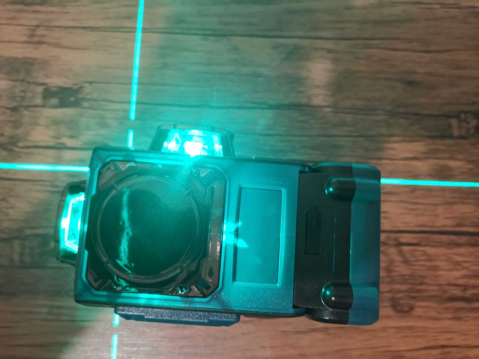 Nivela laser Autonivelare 4 D 16 linii