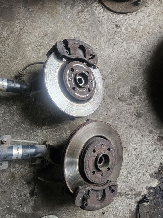 Fuzeta stanga dreapta cu disc și etrier Renault megan 2 1.5 E4