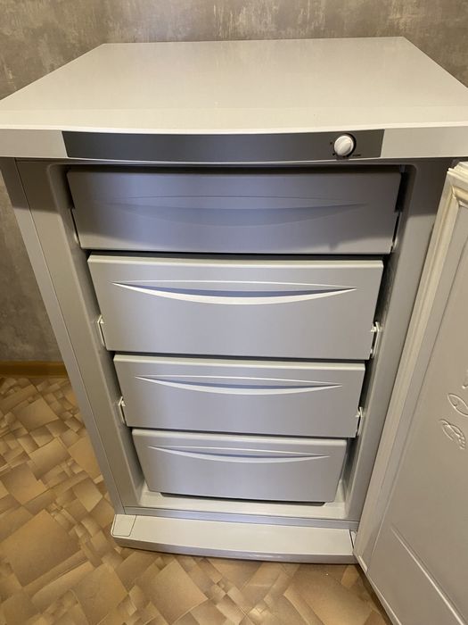 Морозильная камера  indesit
