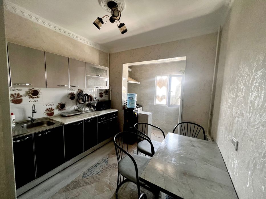 Сдается  суточна за 400. Тысяч сум. 2 х комнатная квартира метро Новза