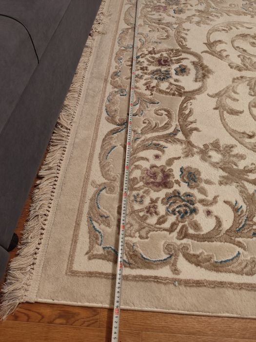 Продам Диван и ковер.  СРОЧНО!!! Торг уместен