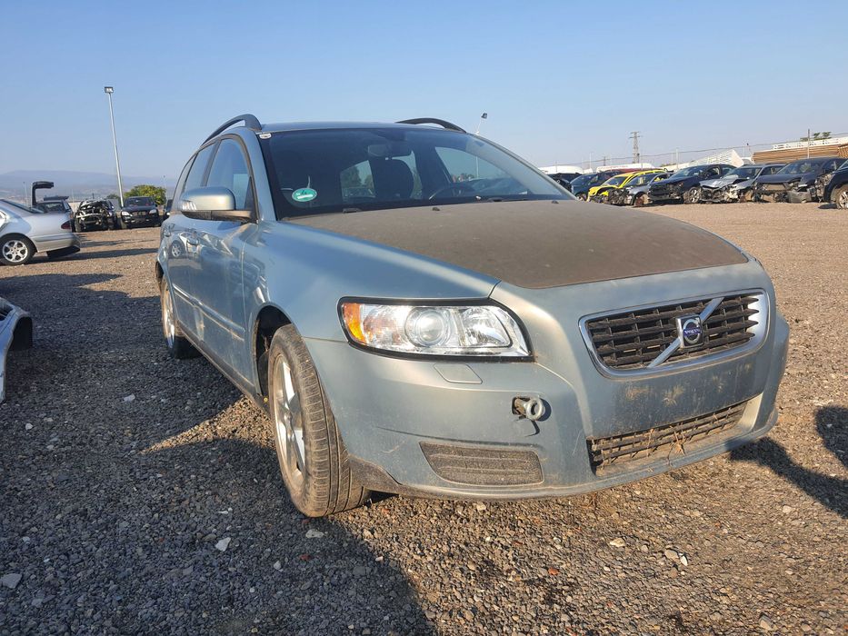 На части! Volvo V50 2.0D