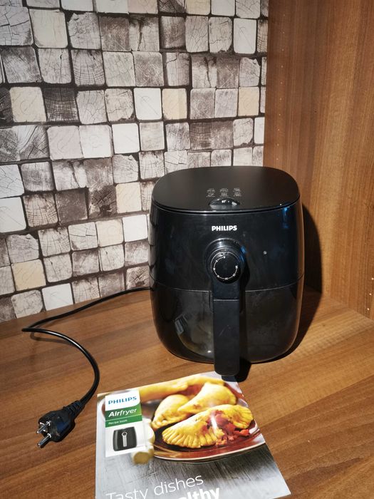 Vând Airfryer Philips HD9621