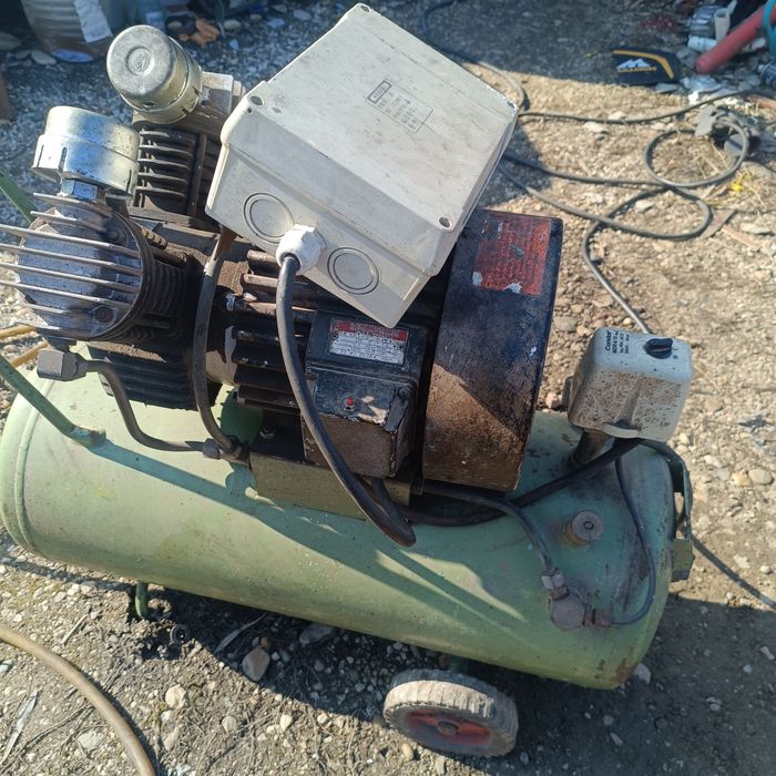 Compresor 50 liti Si 150 litri